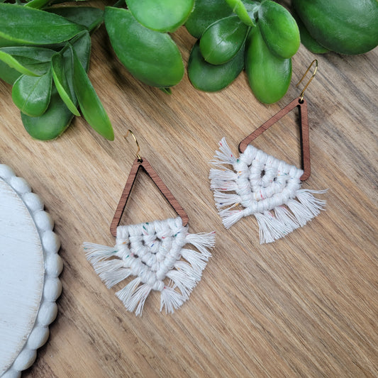 Macrame - Triangle - Rainbow Speck - RTS