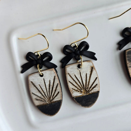 Wooden Ovals - Black/Gold/White - Sunburst