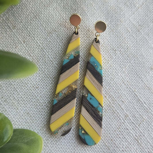Beachy Acrylic - Yellow and Turquoise Elongated Drops