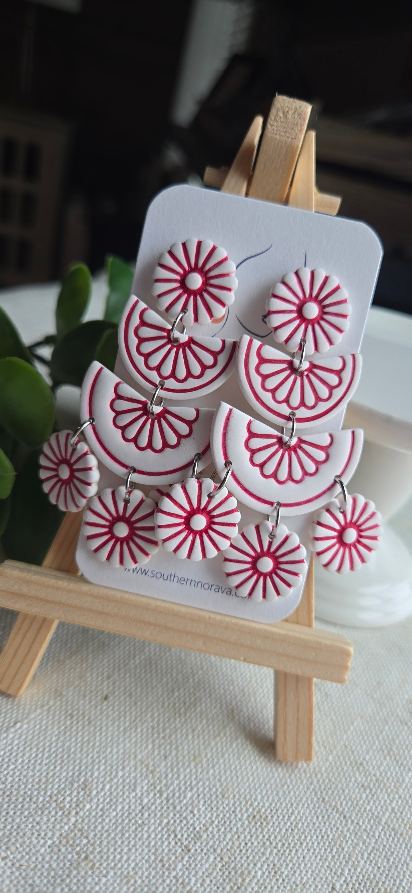 Clay Floral Tile - White and Red