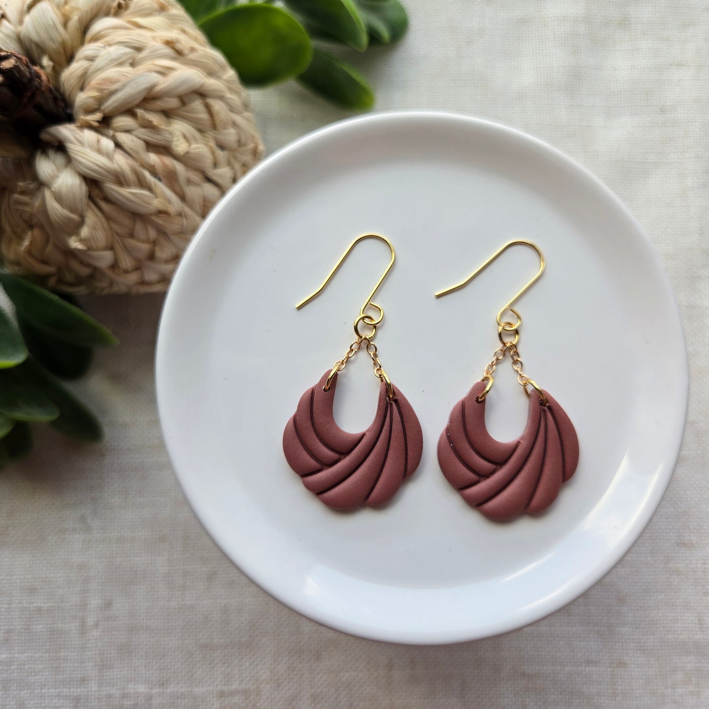 Clay Dangles - Scalloped Chain (Multiple Colors)