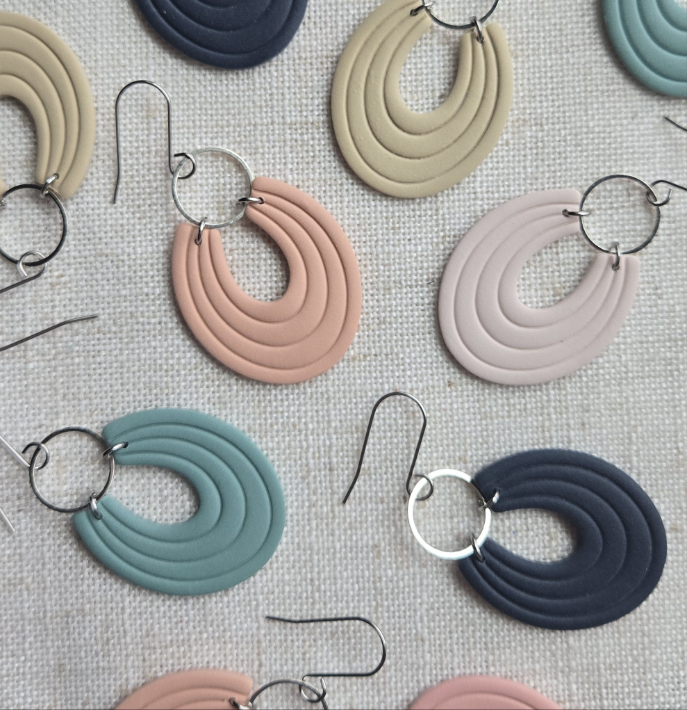 Horseshoe Drops - Multiple Colors