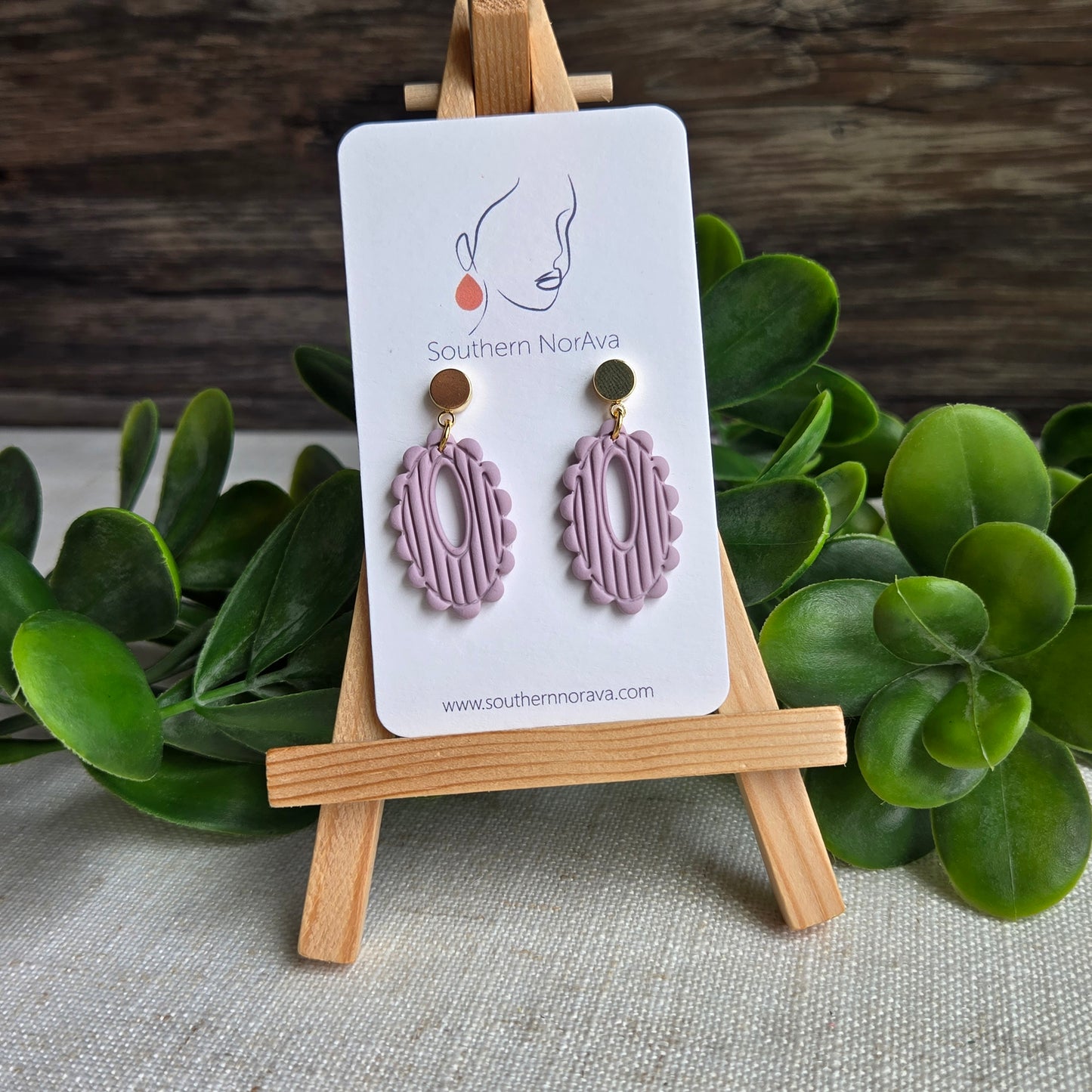 Sallie - Embossed Scalloped Drops