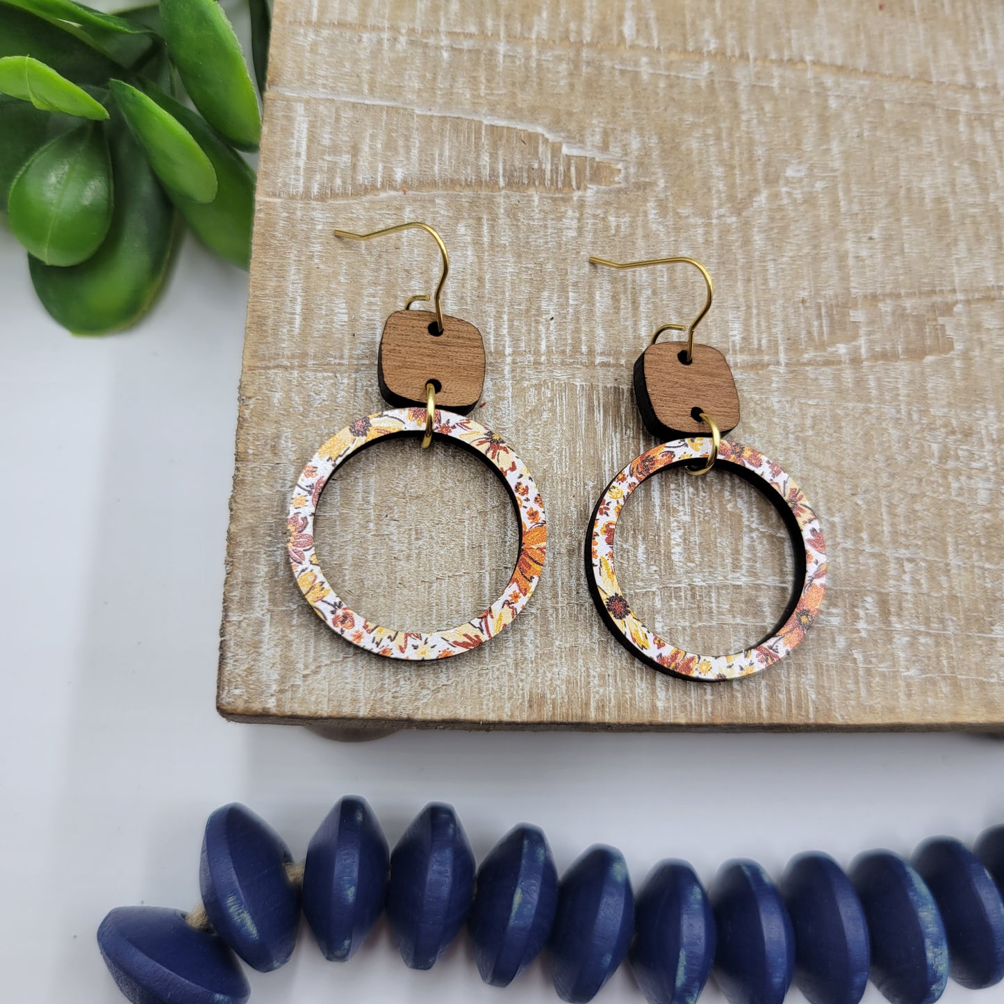 Wood Hoops - Retro Floral with Rounded Square Sapele