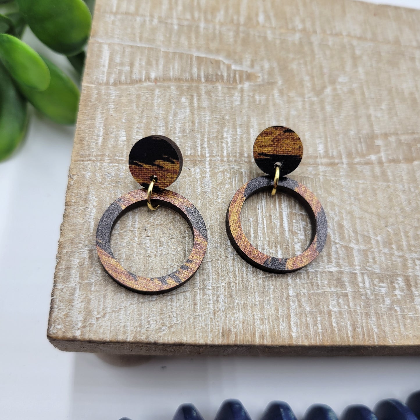 Wood Hoops - Natural Jungle Studs