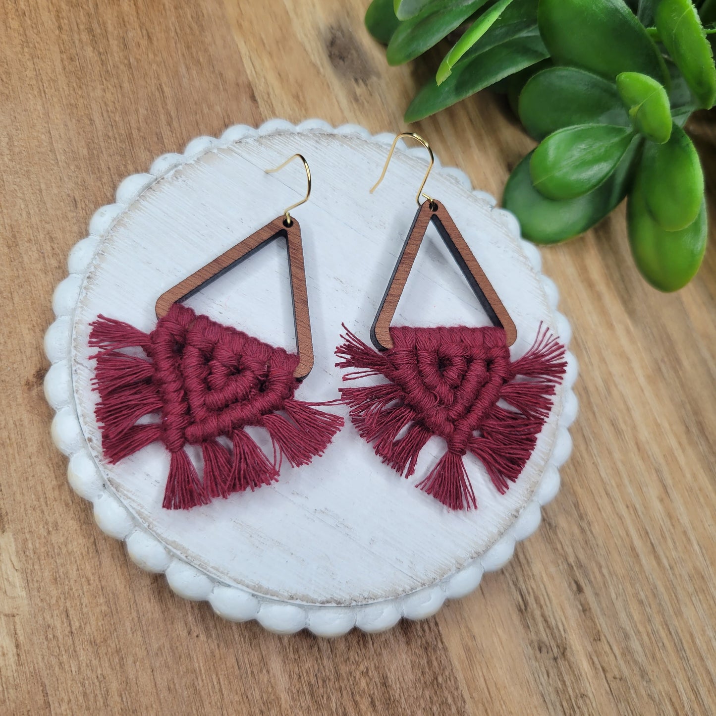 Macrame - Triangle - Wine Red