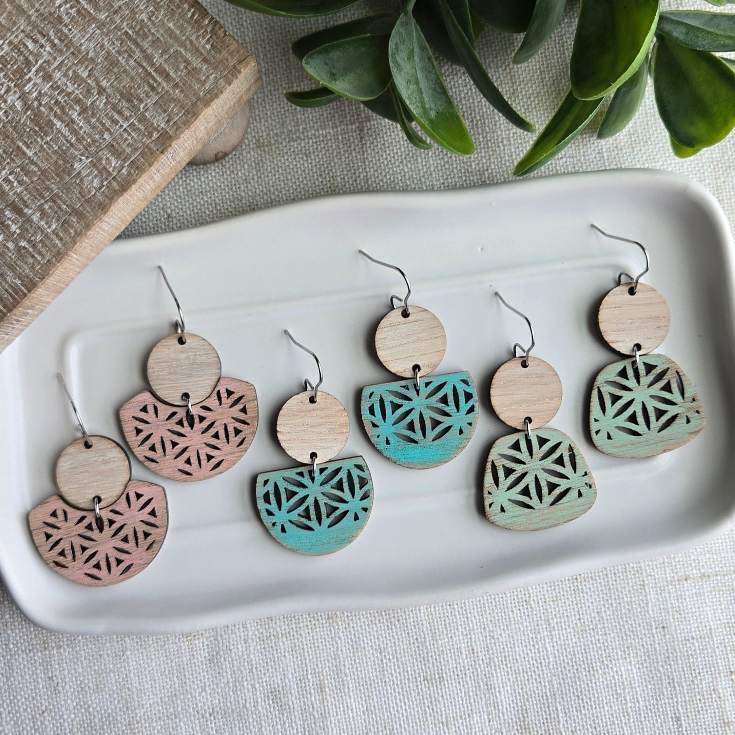 Wooden Starburst Cut-Outs - Pink