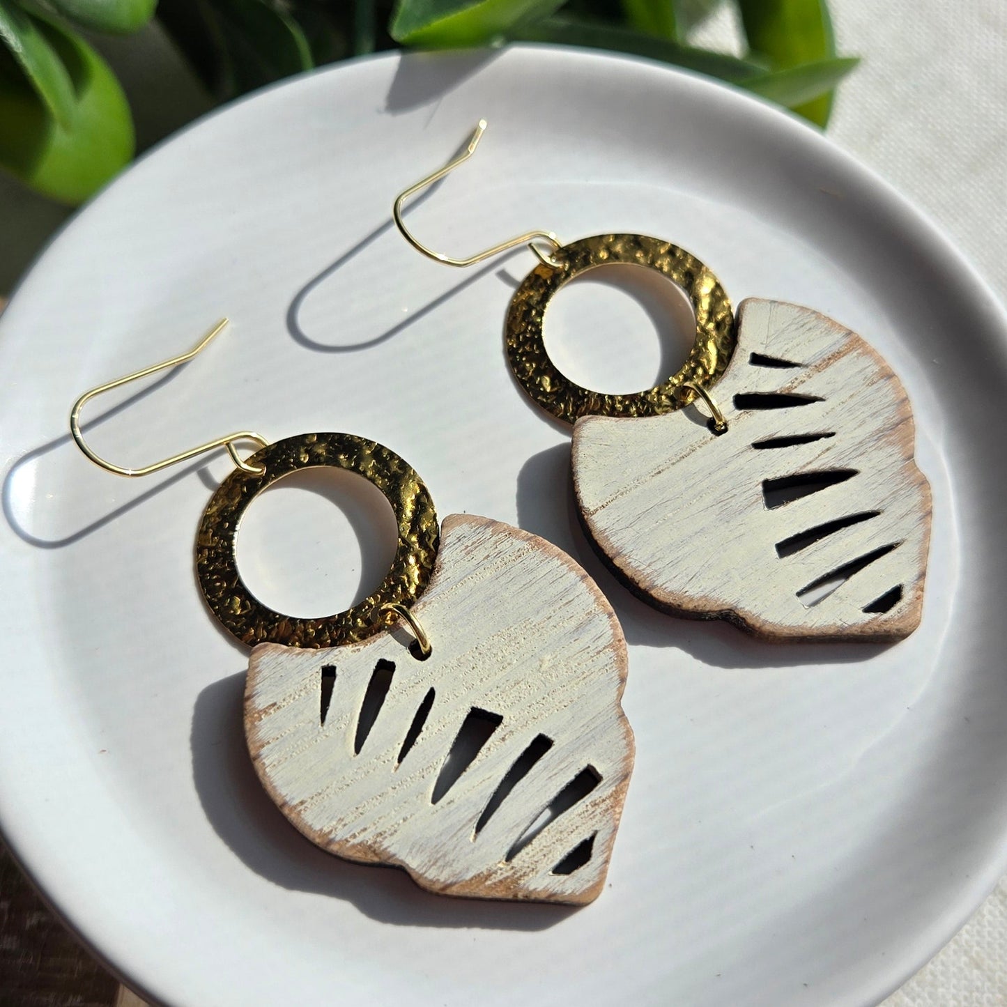 Wooden Line Cutout V - White