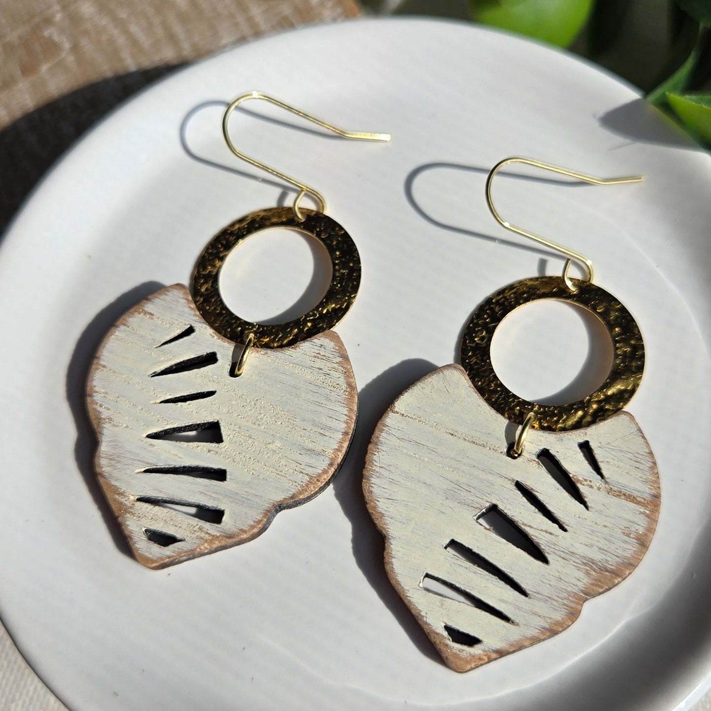 Wooden Line Cutout V - White