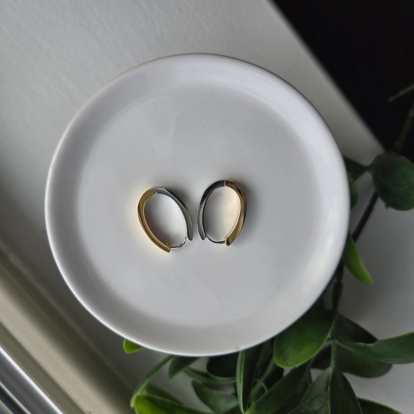 Huggies - Two Toned Split Oval
