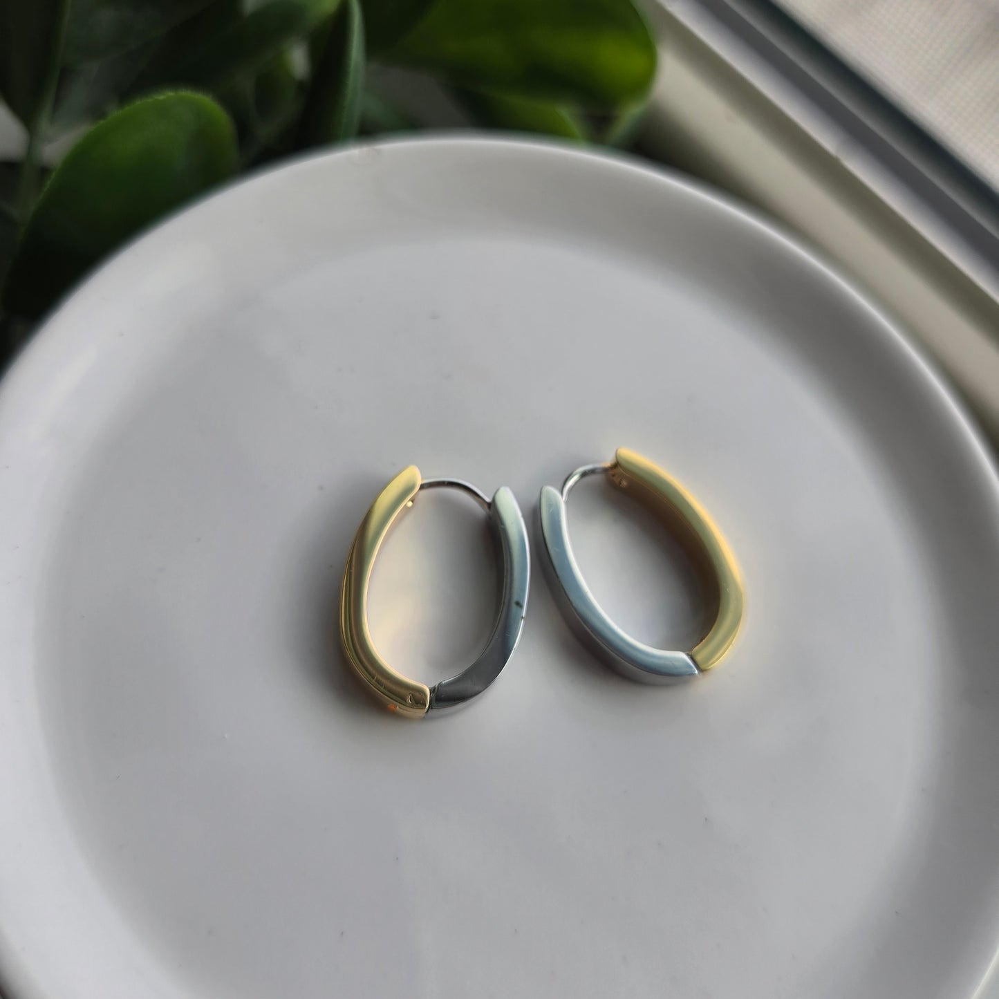 Huggies - Two Toned Split Oval
