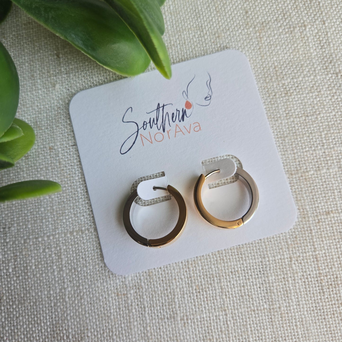Huggies - Two Toned Split Circle