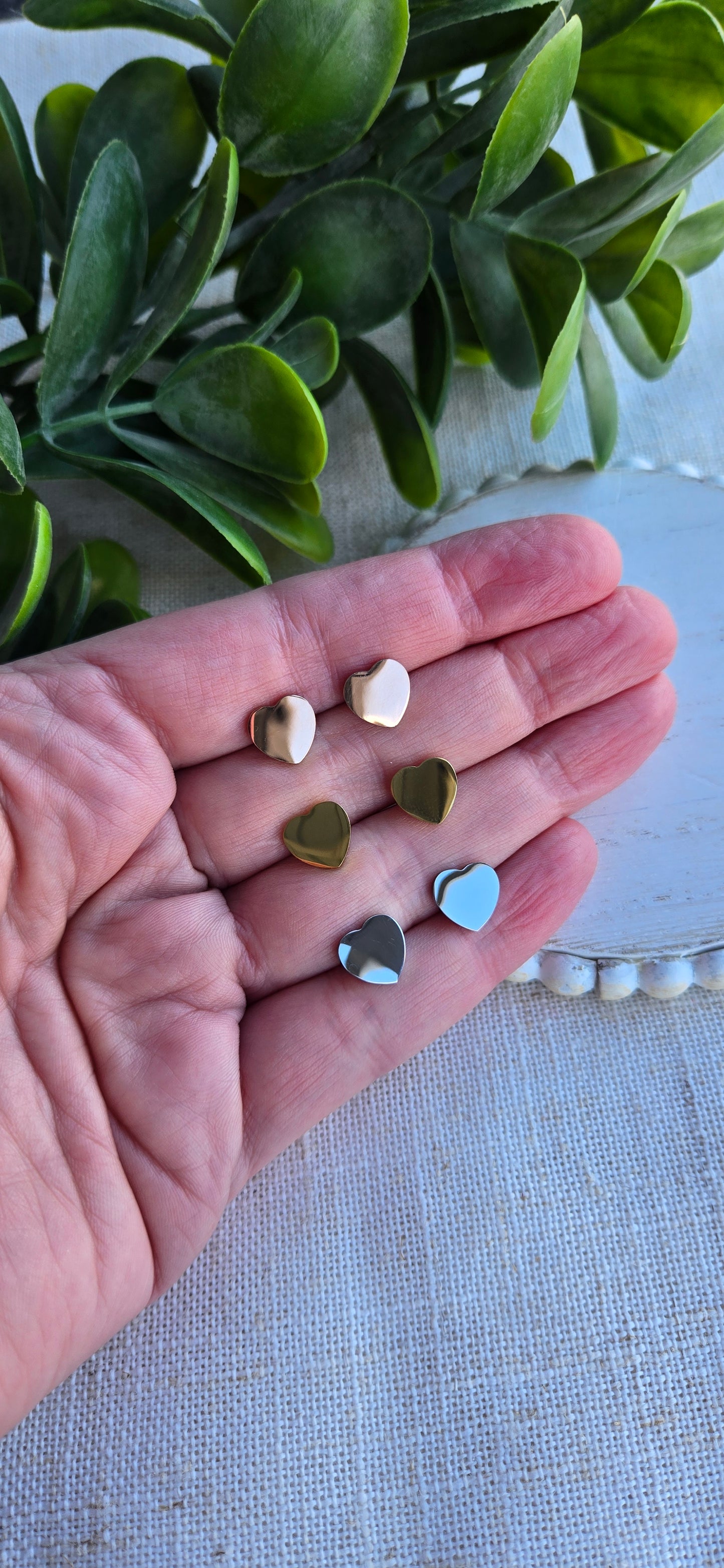 VDay 2025 - Studs - Mini Hearts