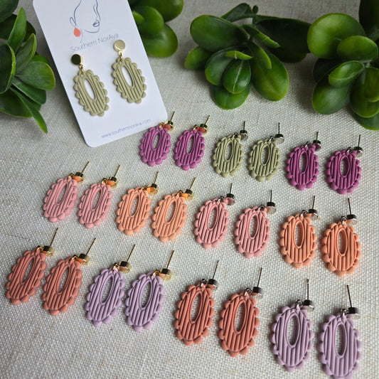 Sallie - Embossed Scalloped Drops