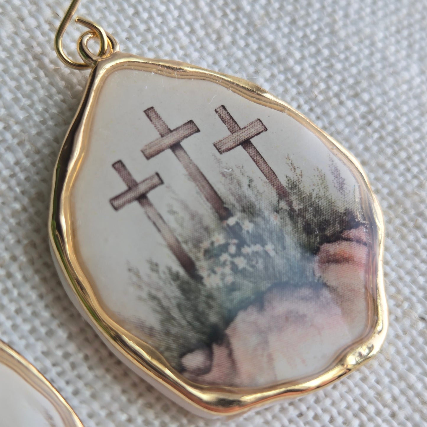 Crosses on the Hill Dangles