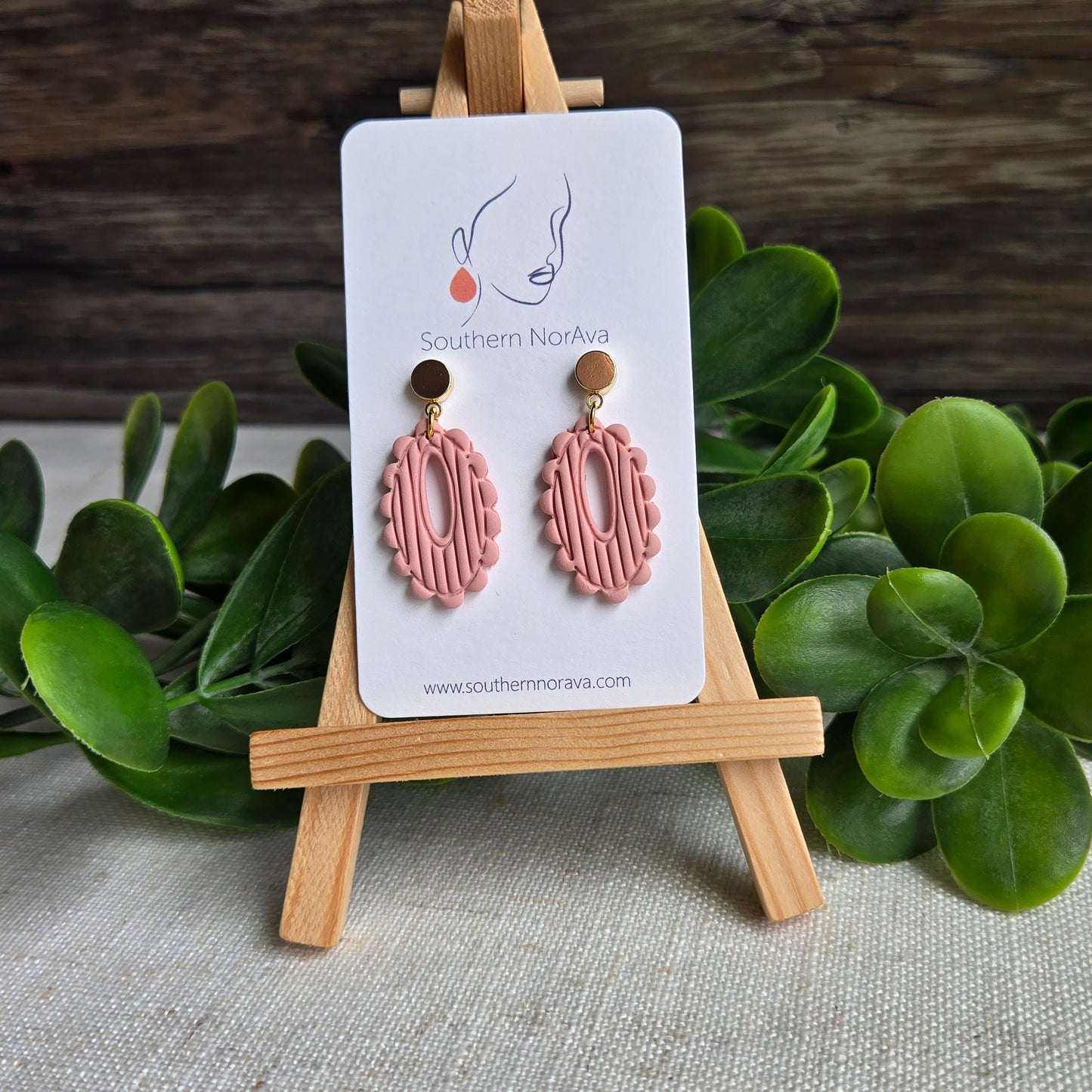 Sallie - Embossed Scalloped Drops