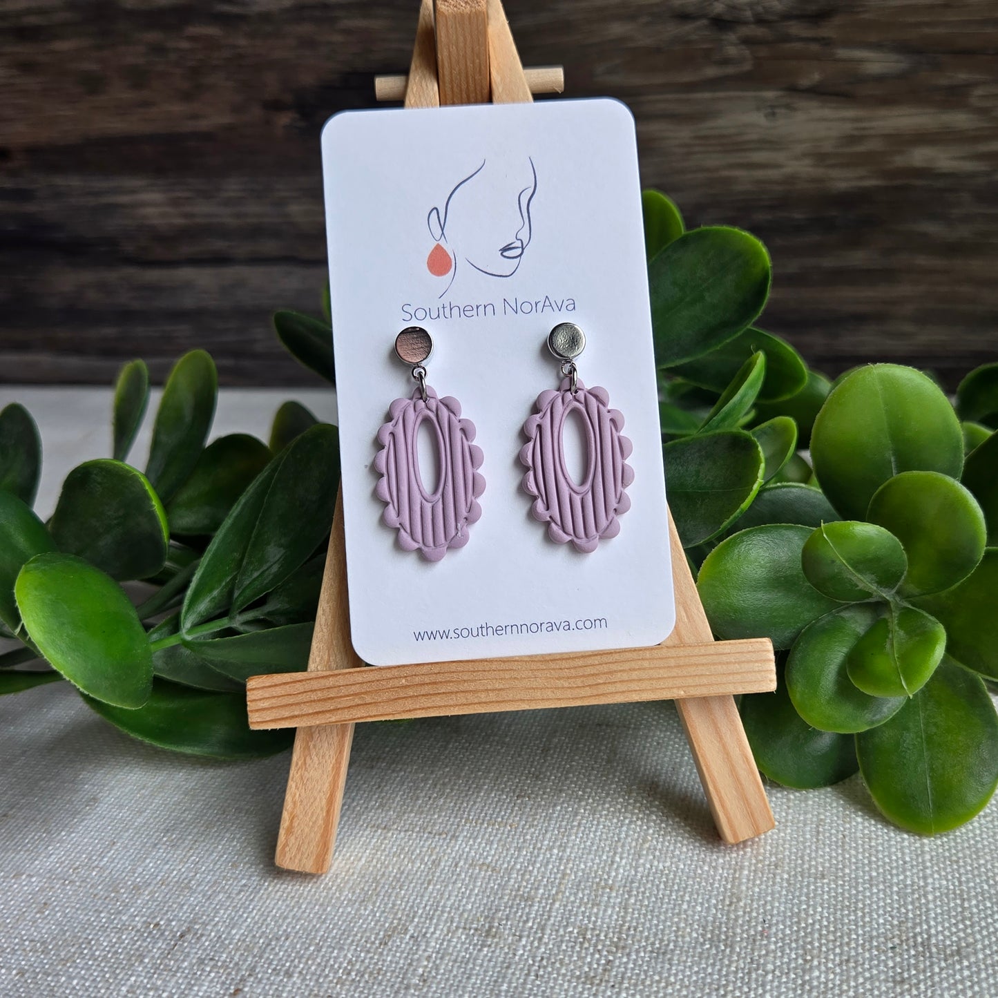 Sallie - Embossed Scalloped Drops