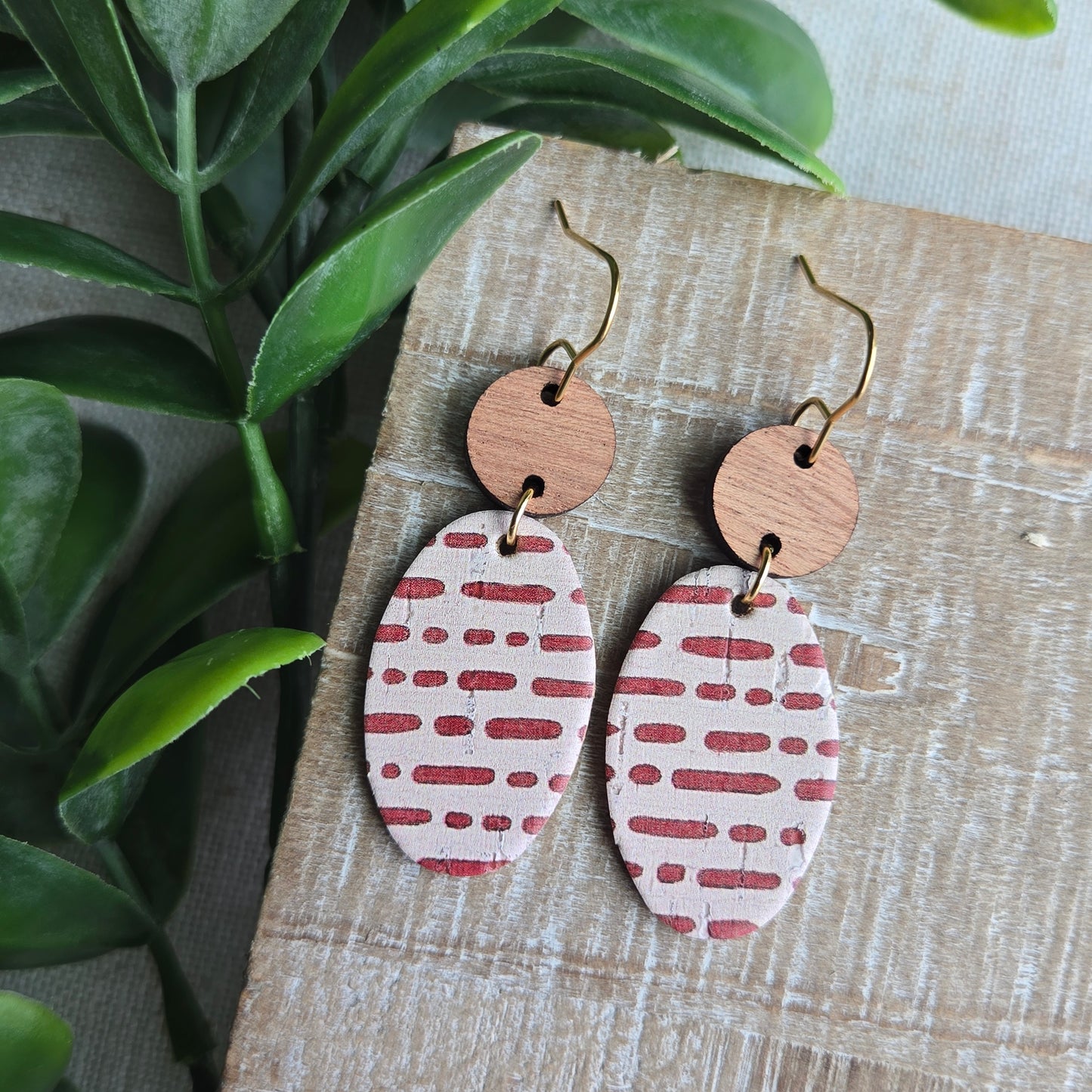 Ovals - Scarlet Dashes