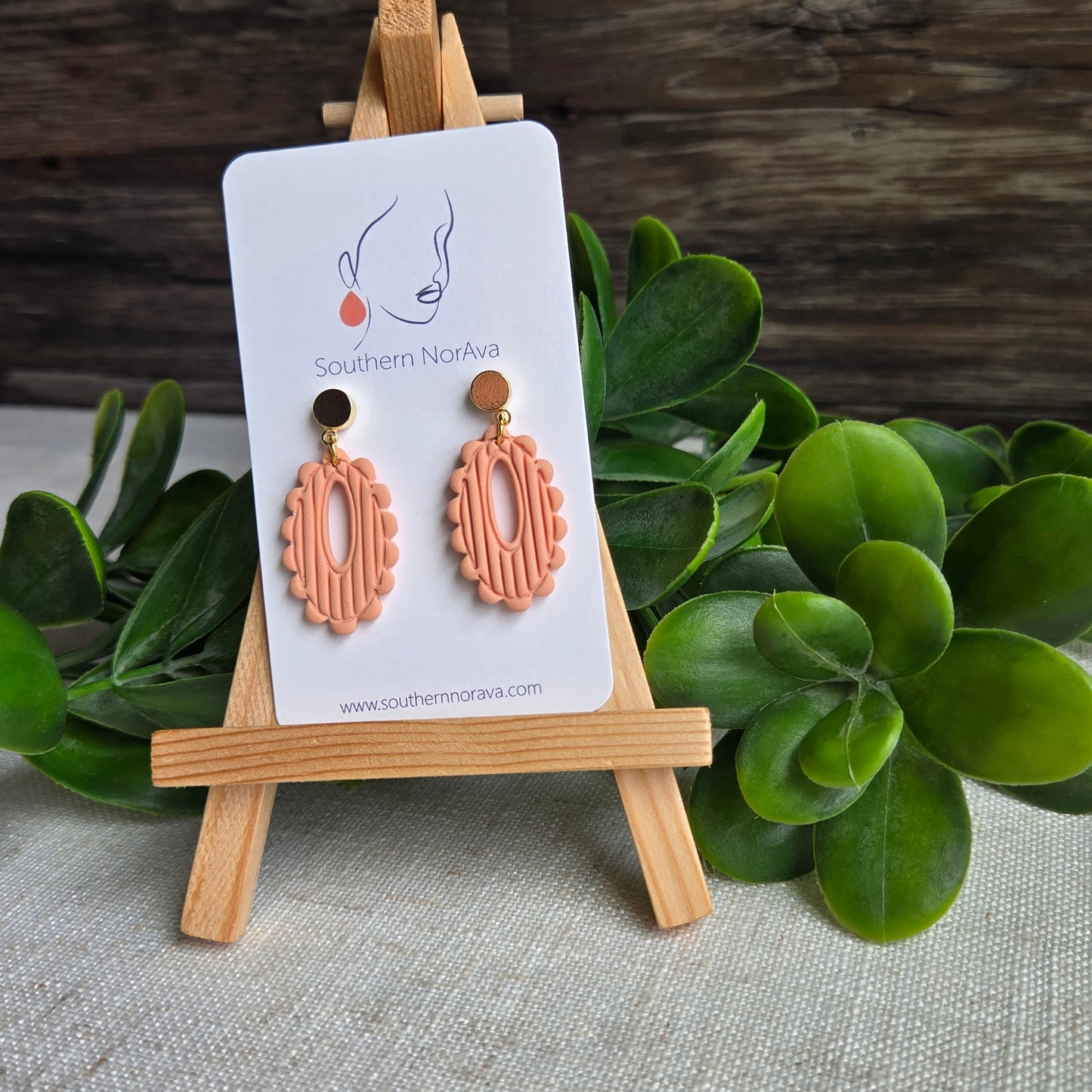 Sallie - Embossed Scalloped Drops