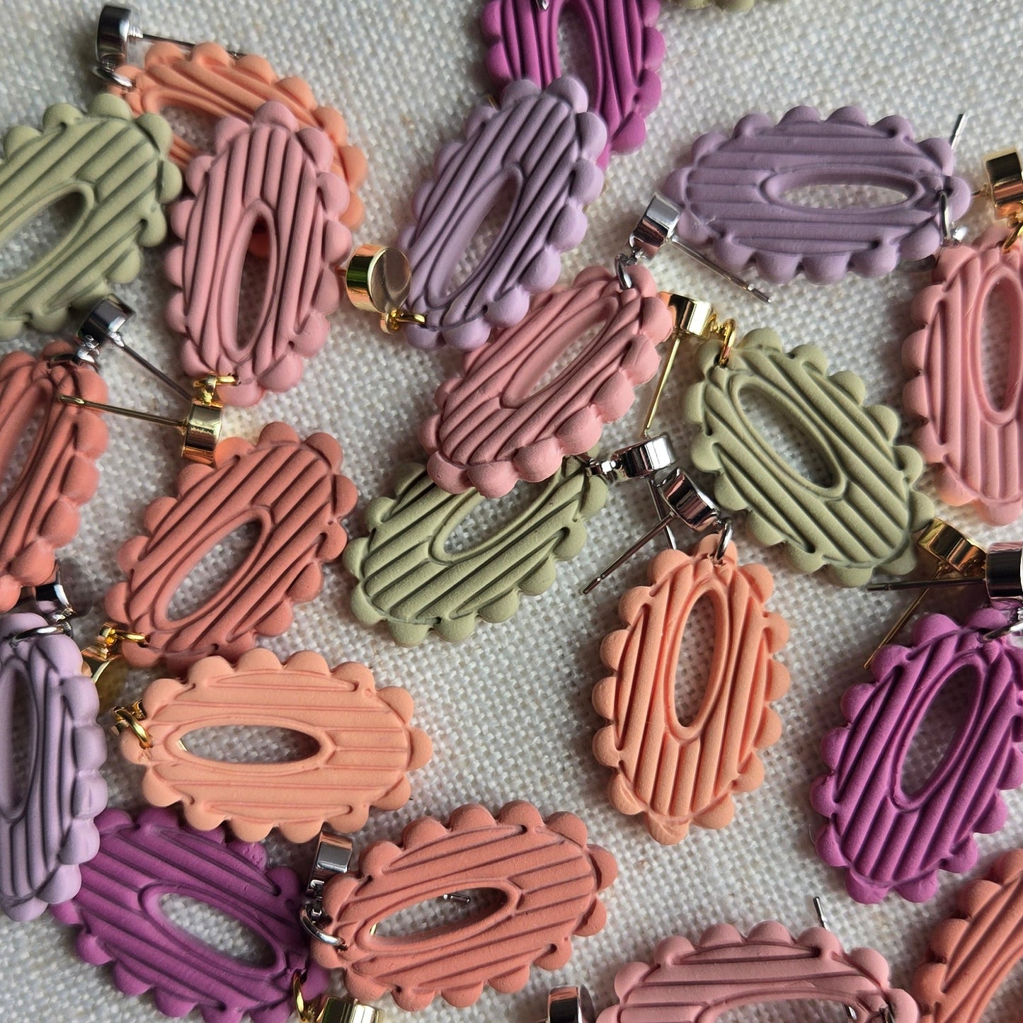 Sallie - Embossed Scalloped Drops