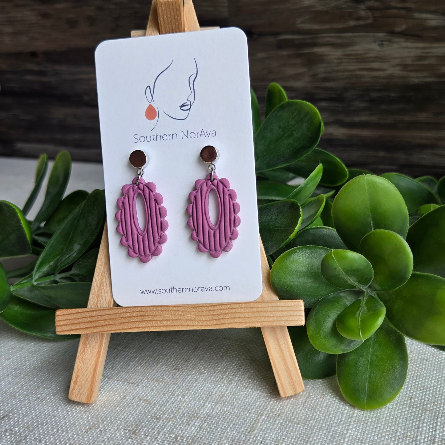 Sallie - Embossed Scalloped Drops