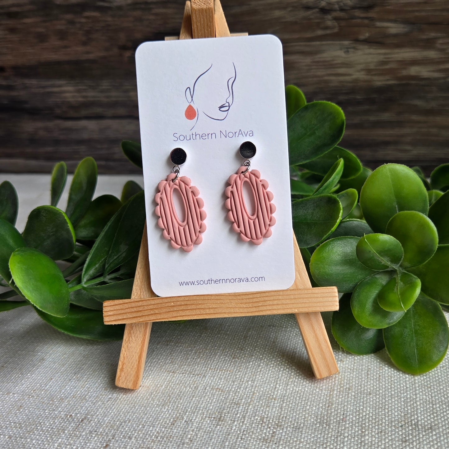 Sallie - Embossed Scalloped Drops