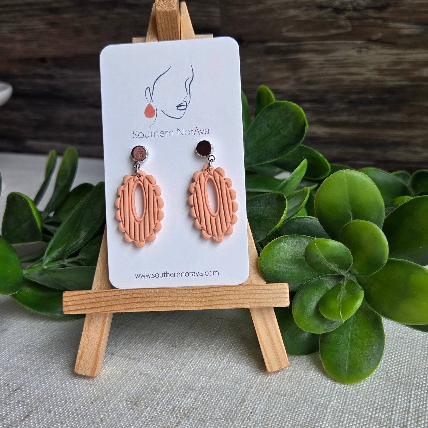 Sallie - Embossed Scalloped Drops